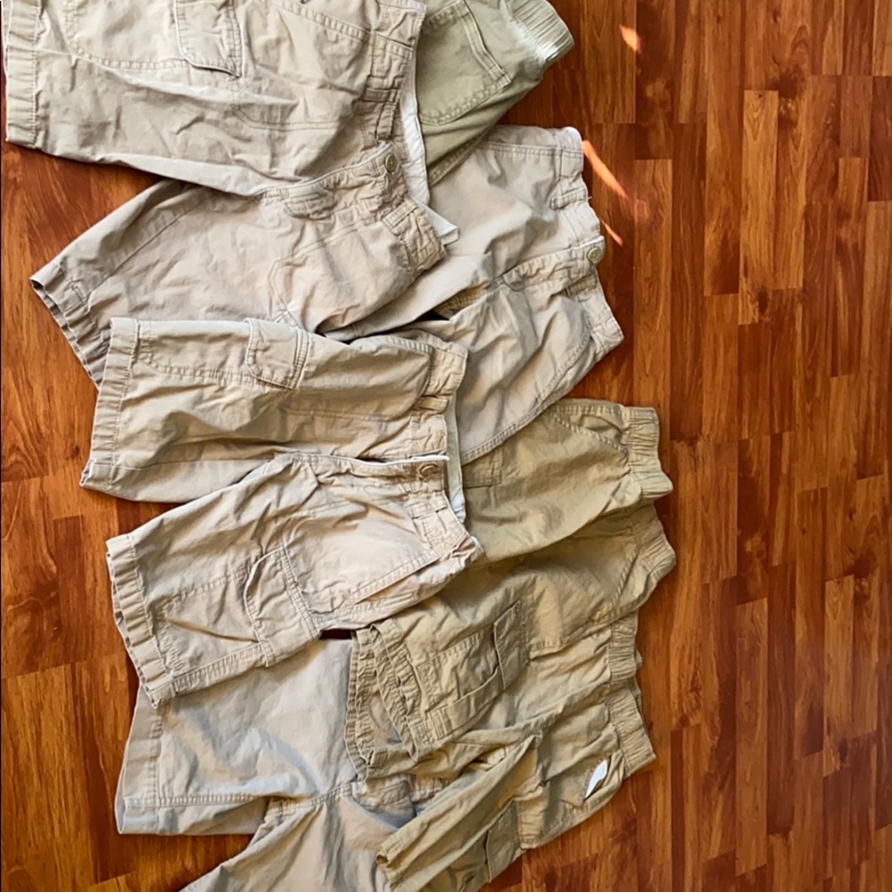KHAKI CARGO SHORTS  SIZE 10 (6) Size 8 (1)